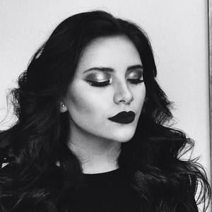 Meet your Posher, Valentina